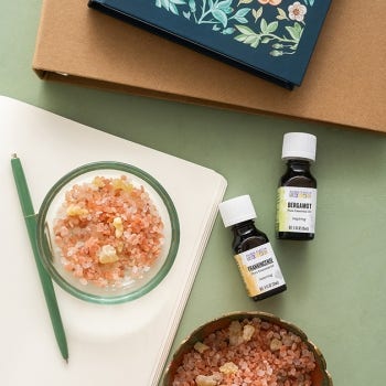 Desk Diffusion Salts with Frankincense Essential Oil