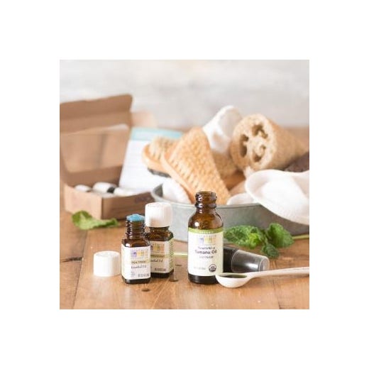 Foot Massage Oil with Peppermint and Tea Tree Essential Oils Foot Massage Oil with Peppermint and Tea Tree Essential Oils