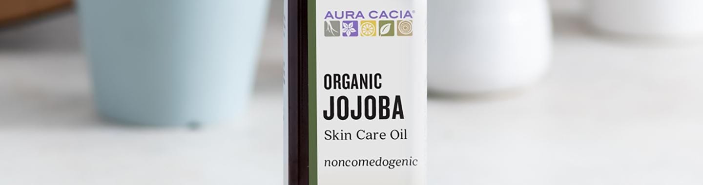Jojoba Oil for Skin: Benefits & Uses
