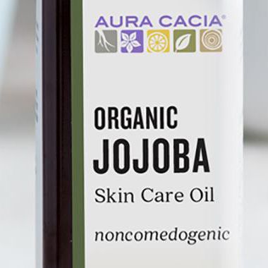 Jojoba Oil for Skin: Benefits & Uses